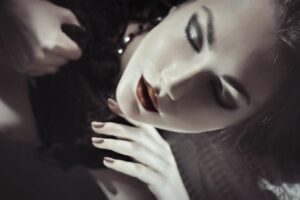 脱毛後に顔オイルは使うべきか？