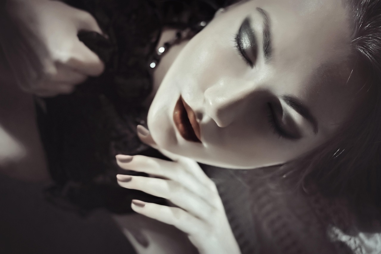 脱毛後に顔オイルは使うべきか？