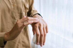 脱毛後のスキンケアルーティンで気をつけるべきポイントは？